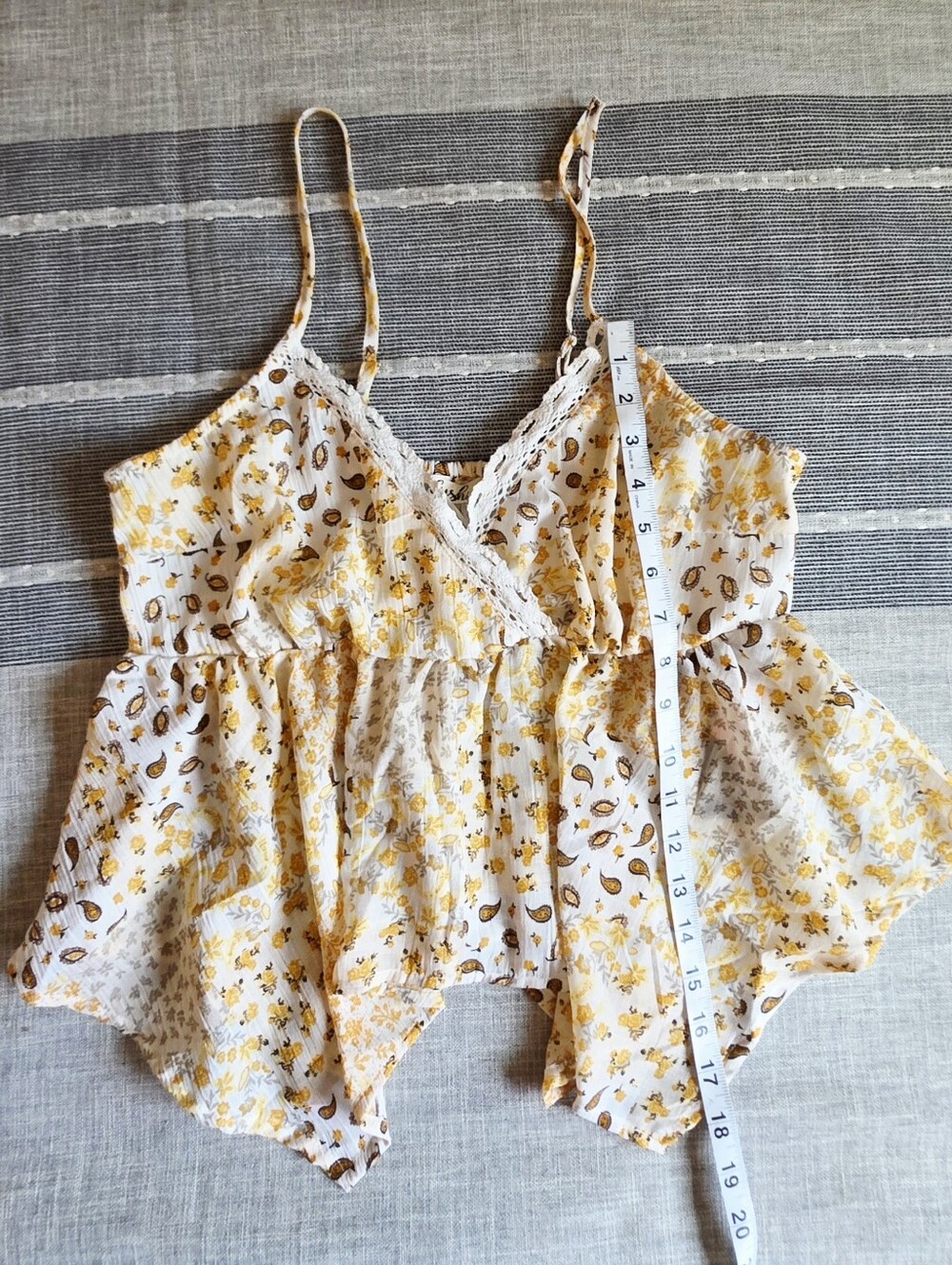 Floral Lace-Trim Yellow & White Spaghetti Strap Top | Size M